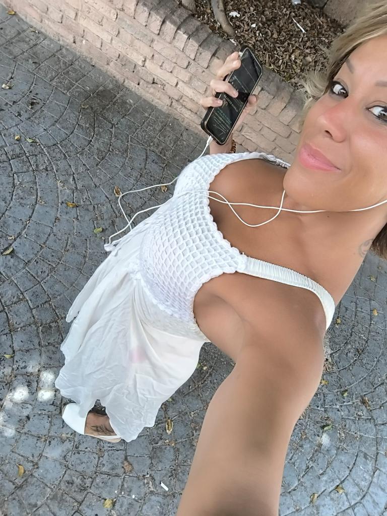 641282019: Chica busca chico en Barcelona