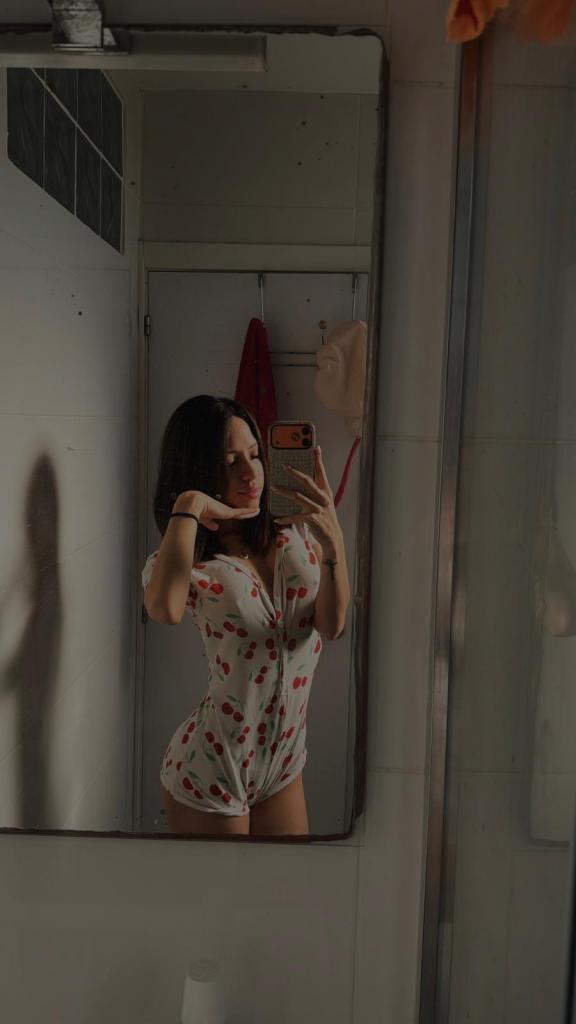 Chica busca chico en Granada: 