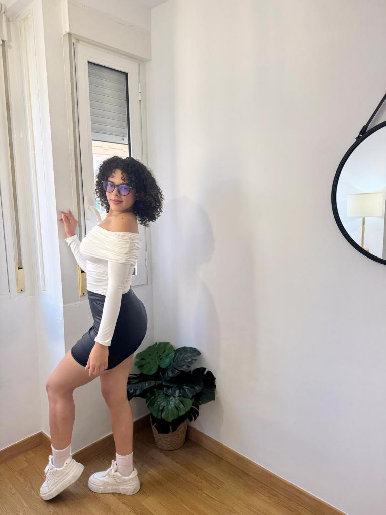 600973575: Chica busca chico en Sevilla