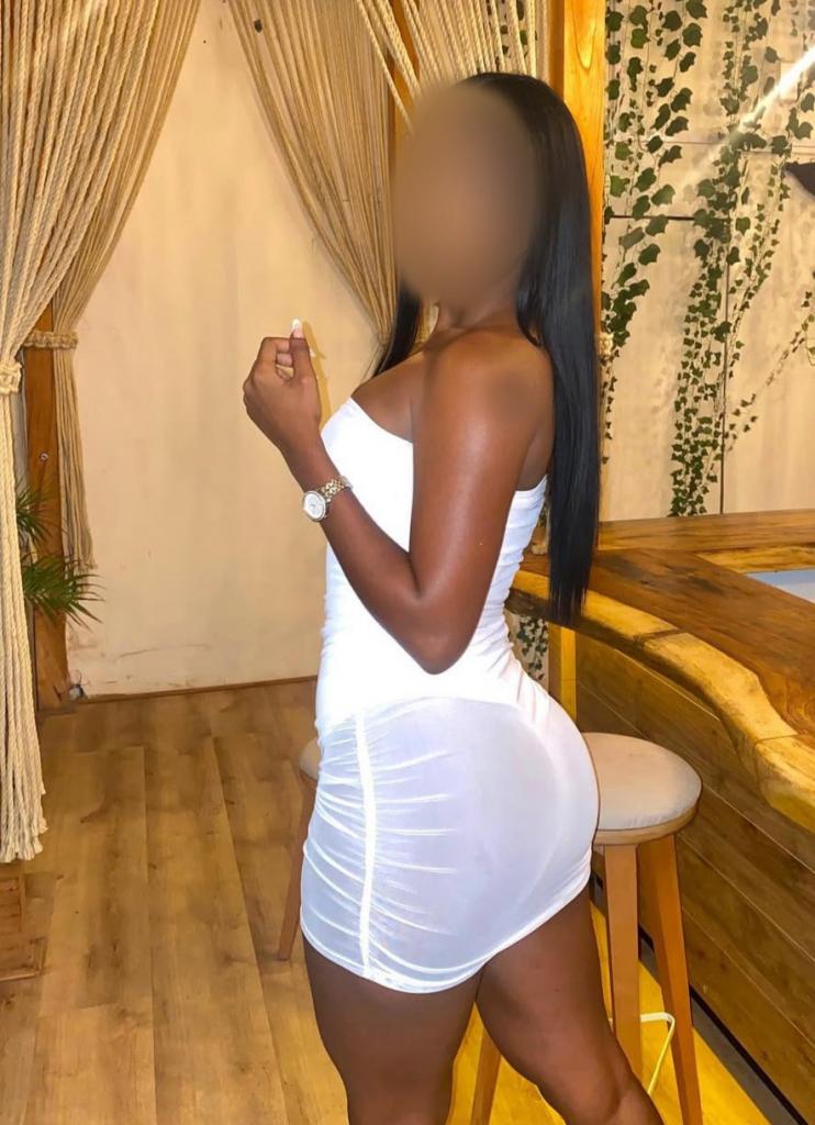 Chica busca chico en Almería: 