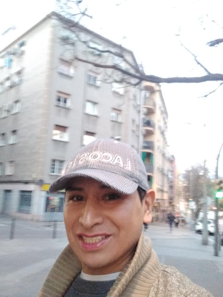 602091158: Chico busca chica en Barcelona