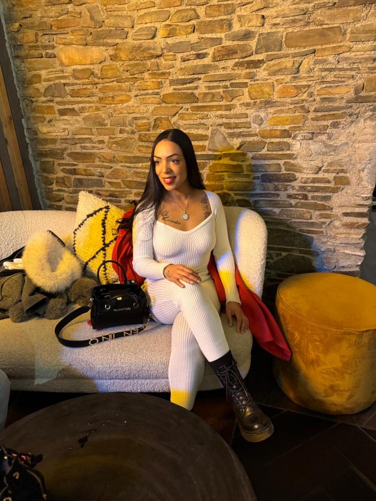 Chica busca chico en Granada: 