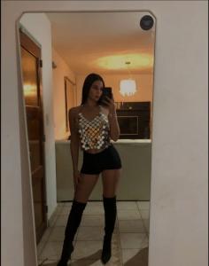 631769760: Chica busca chico en Barcelona