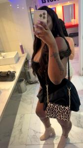 671299028: Chica busca chico en Barcelona