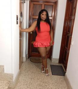 671299028: Chica busca chico en Barcelona