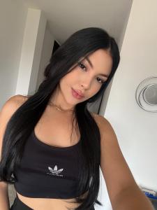 670064318: Chica busca chico en Barcelona