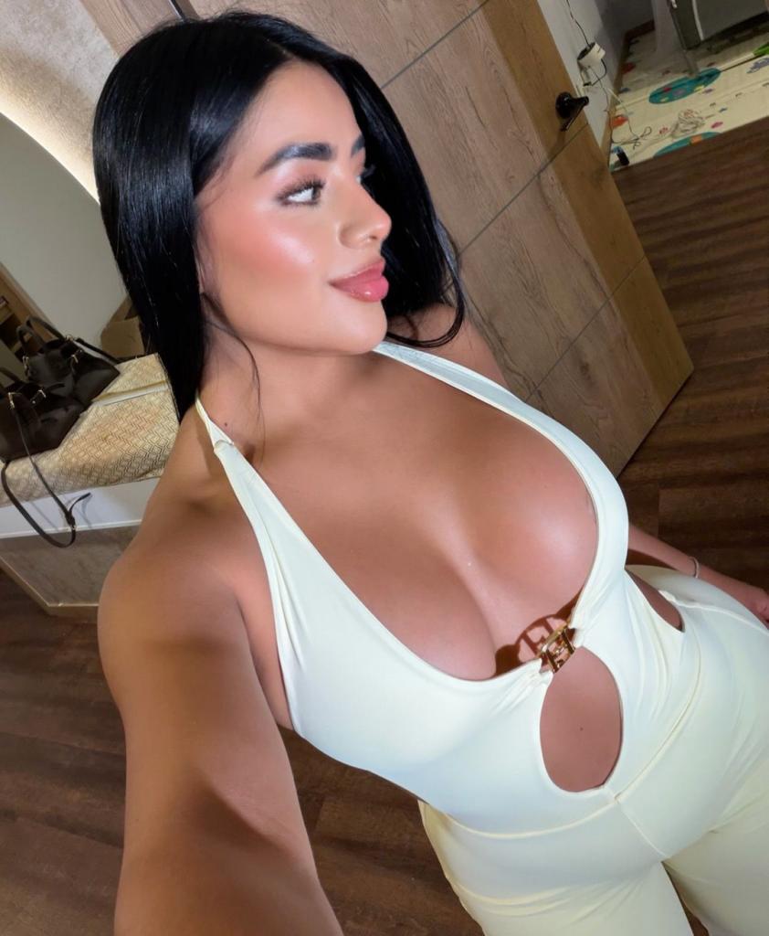 631225726: Chica busca chico en Barcelona