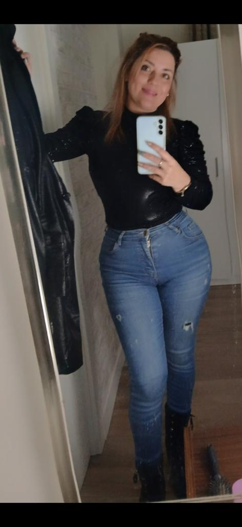 Chica busca chico en Cuenca: 