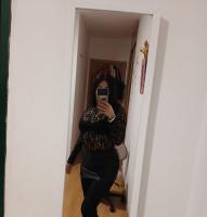 633052089: Chica busca chico en Sevilla