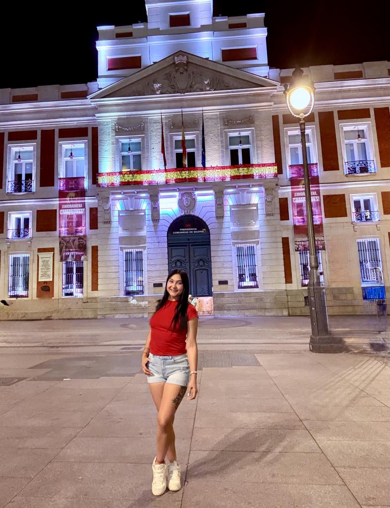 613943818: Chica busca chico en León