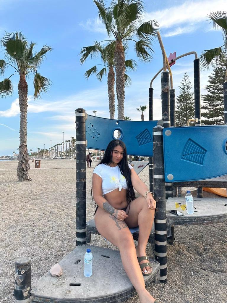 Chica busca chico en Almería: 