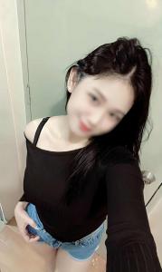 663476168: Chica busca chico en Málaga