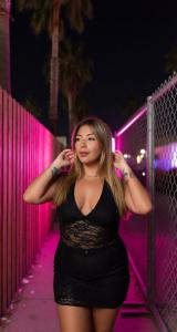 664248198: Chica busca chico en Sevilla