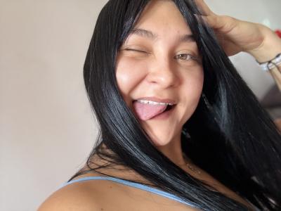 613943818: Chica busca chico en León