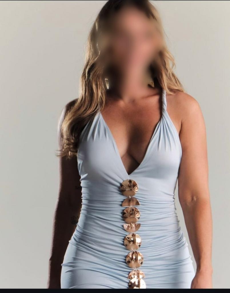 698816291: Chica busca chico en Barcelona