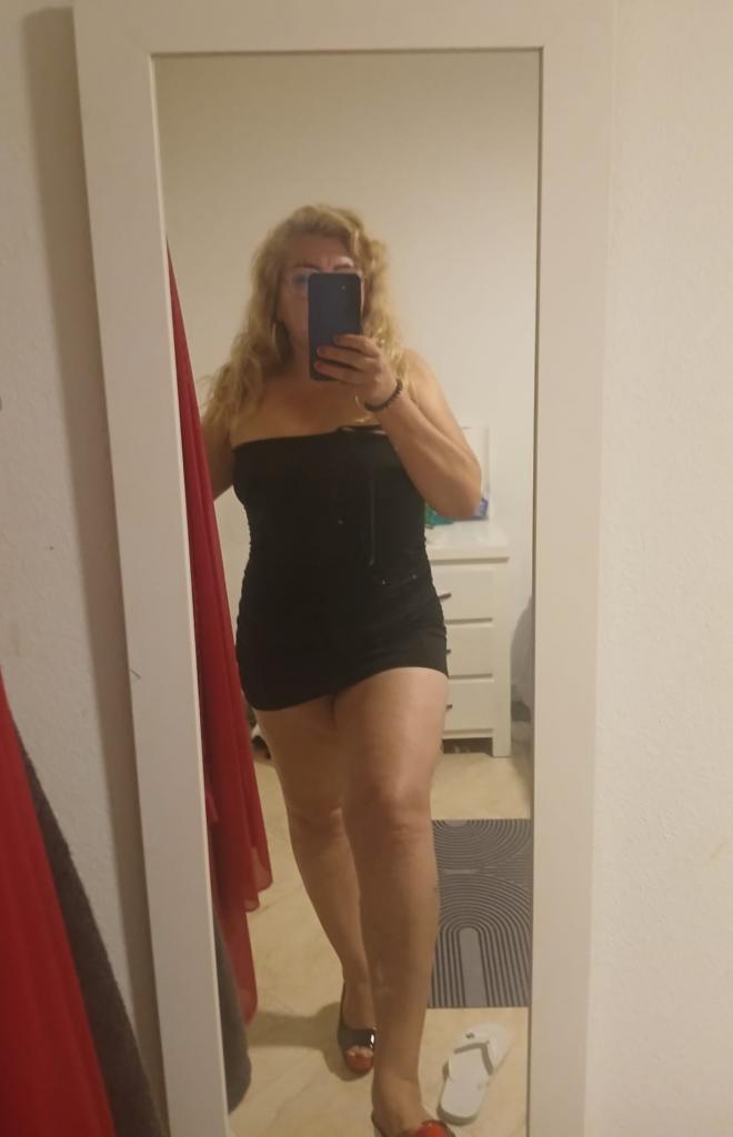 Chica busca chico en Cádiz: 