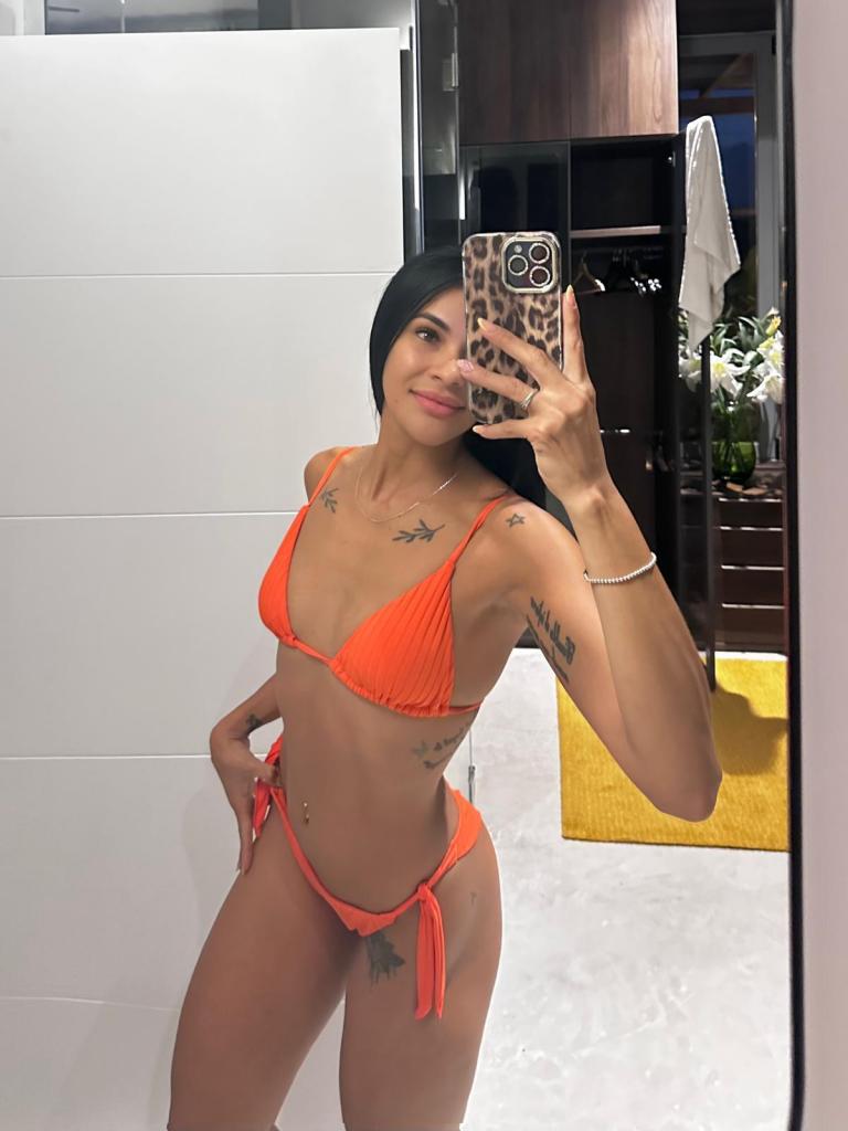 Chica busca chico en Ibiza: 