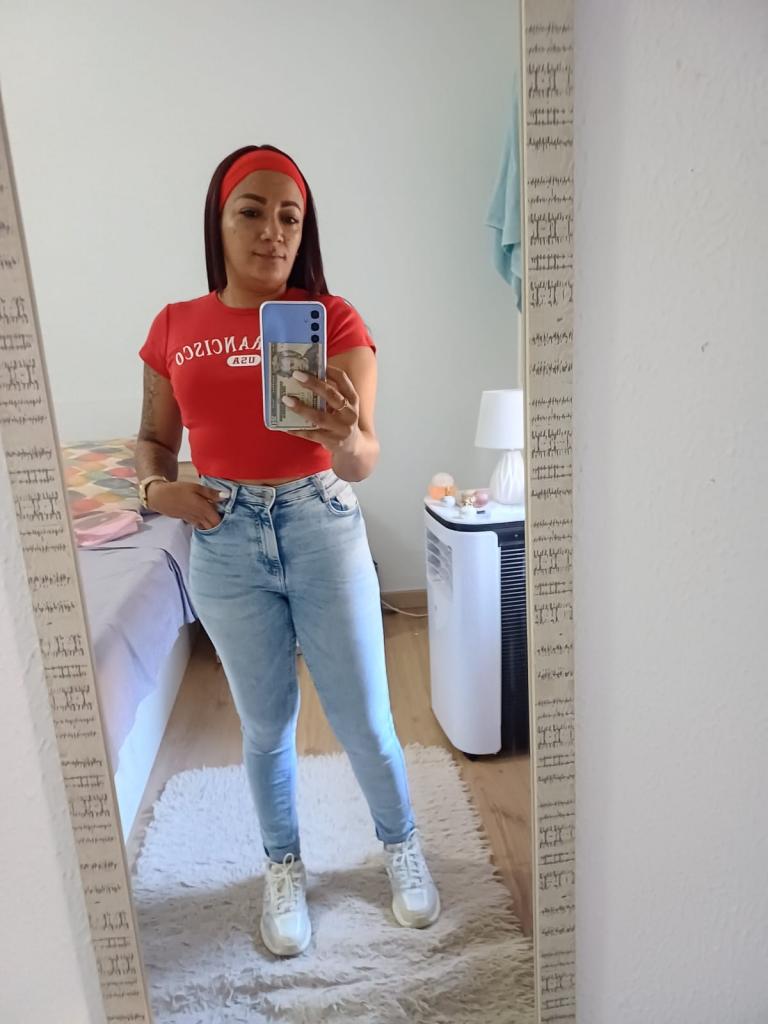 Chica busca chico en Tenerife: 