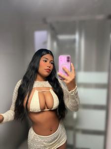 663416731: Chica busca chico en Barcelona