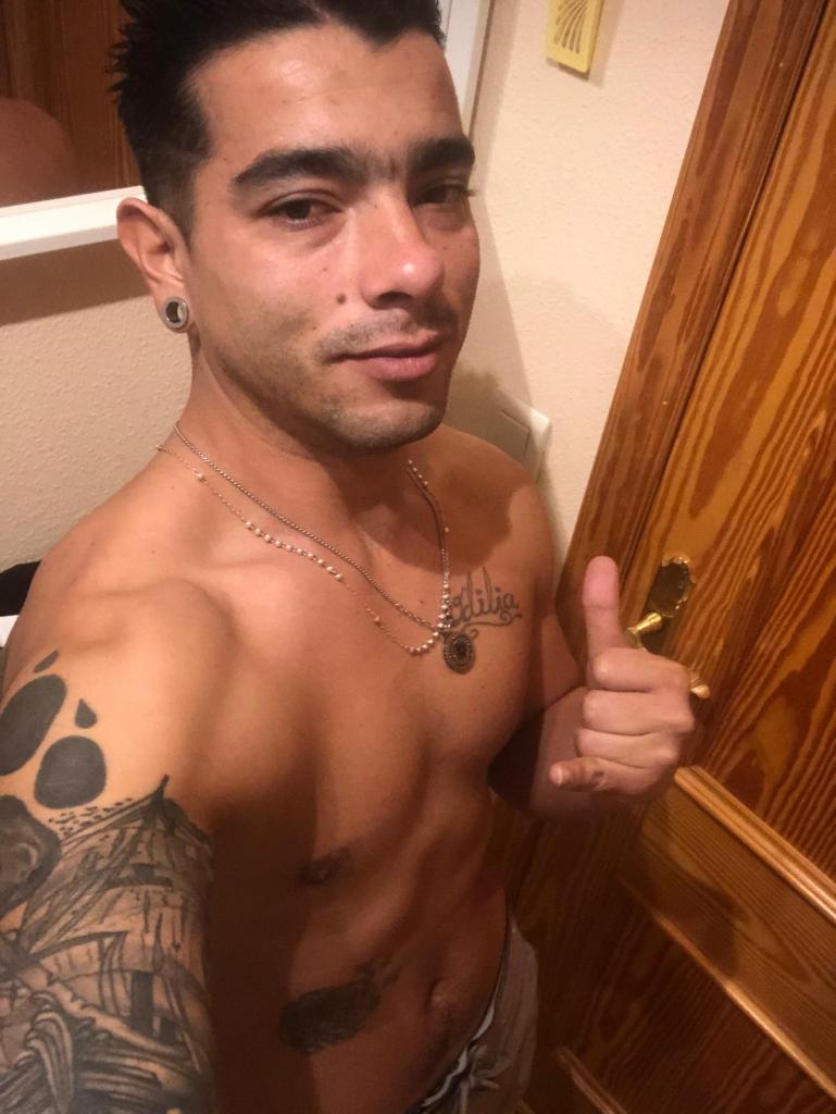 613577359: Chico busca chica en Alicante