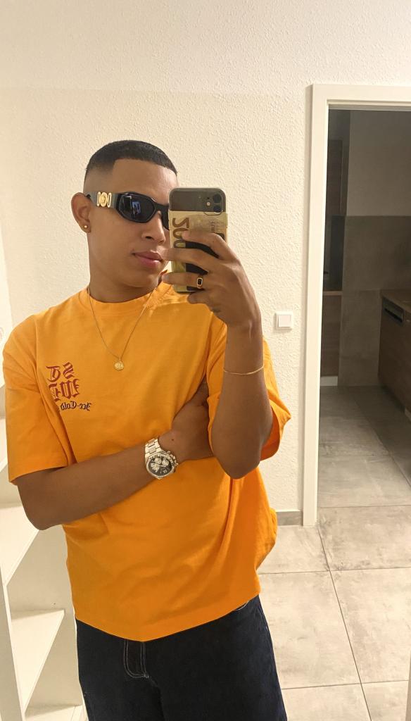 632436999: Chico busca chica en Mallorca