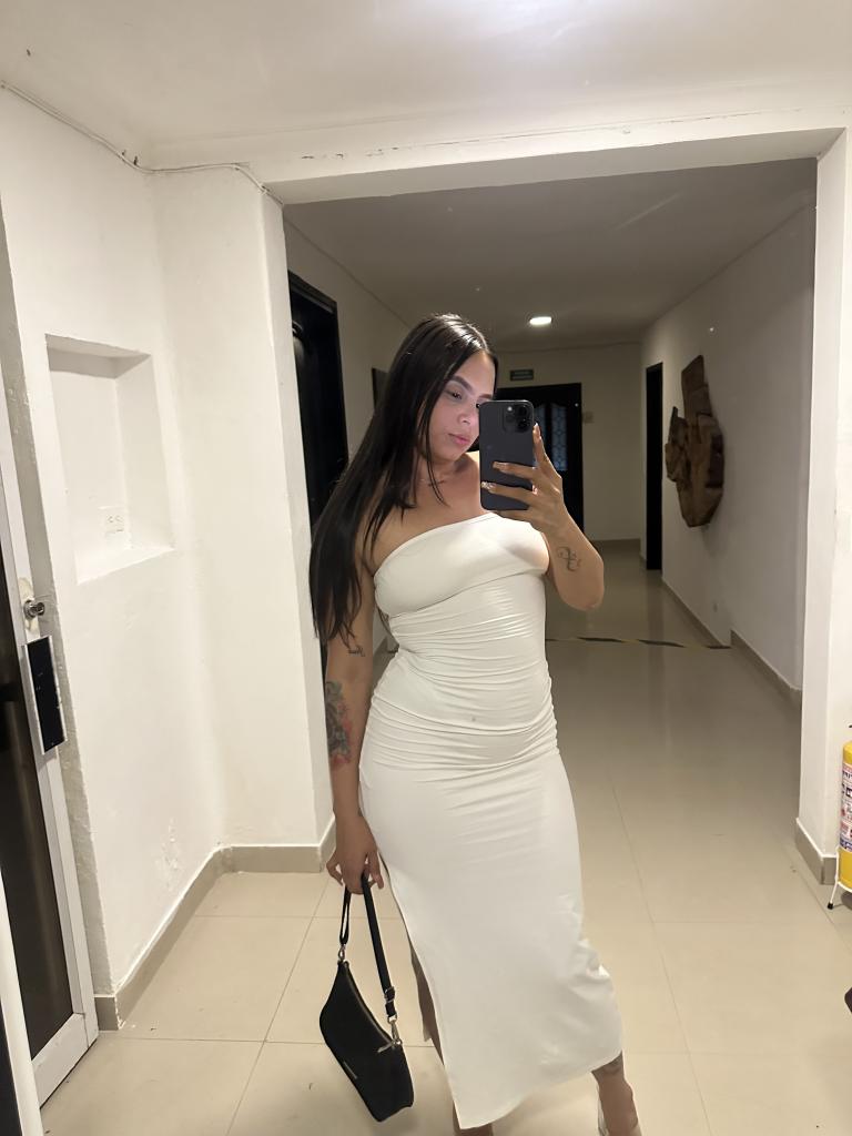 617391015: Chica busca chico en Málaga