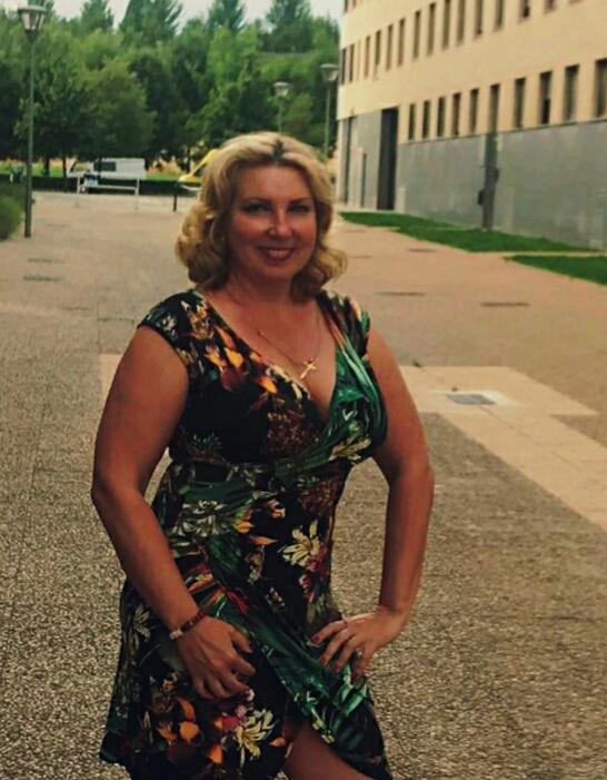 697685515: Chica busca chico en Gerona