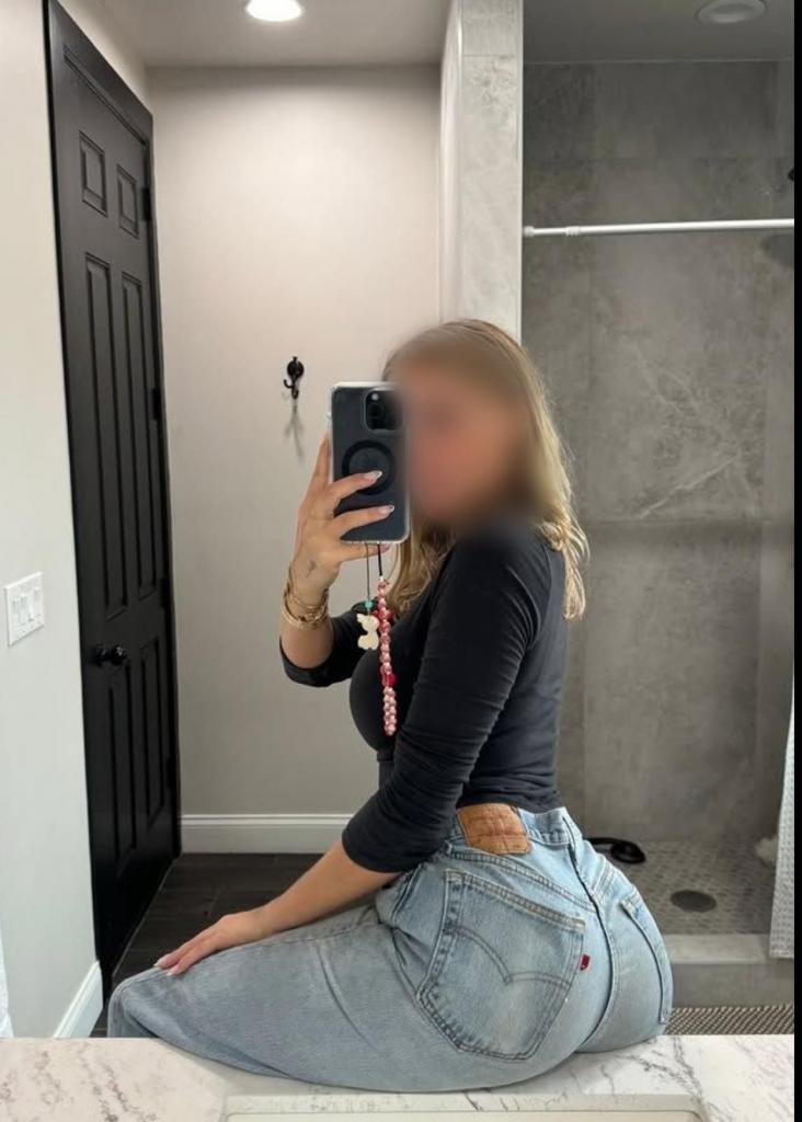 605873984: Chica busca chico en Murcia