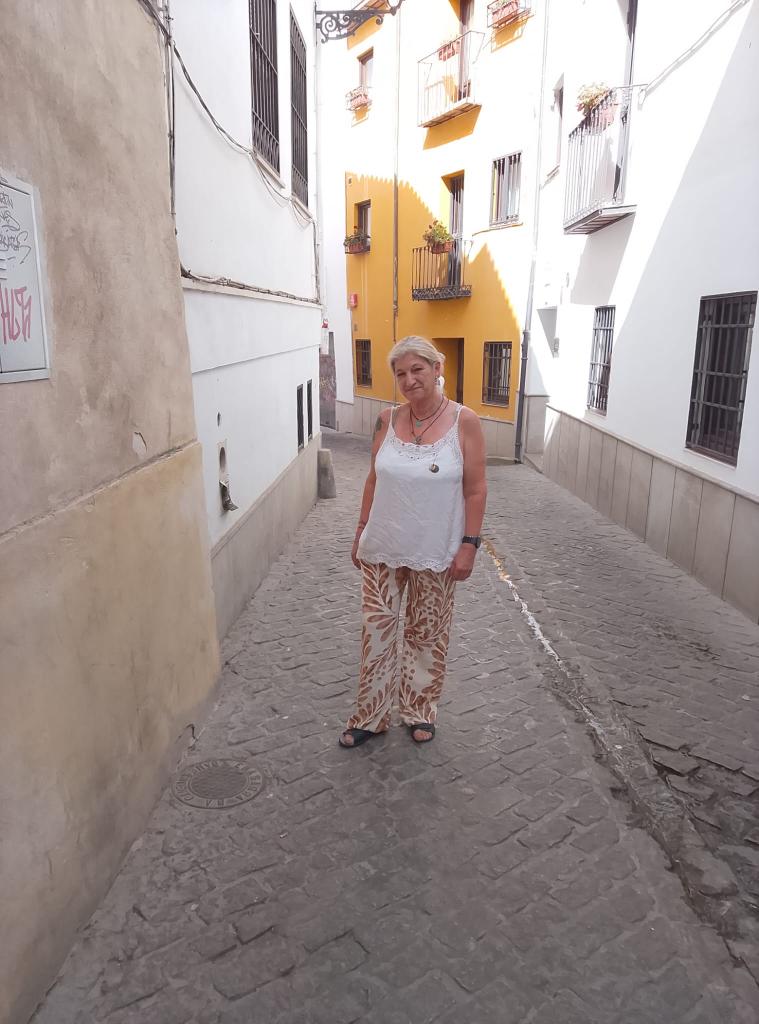 614252476: Chica busca chico en Granada