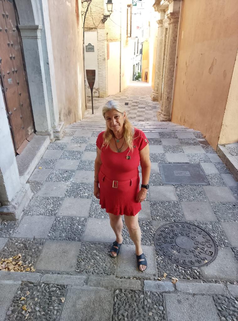 614252476: Chica busca chico en Granada
