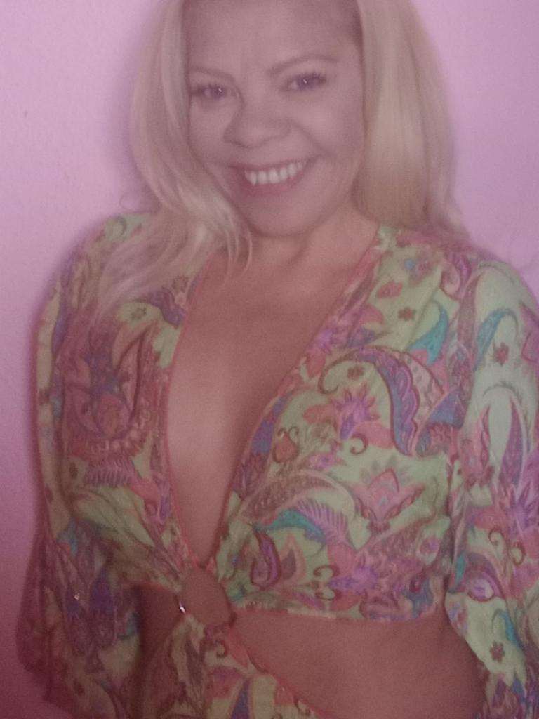 611281893: Chica busca chico en Cantabria