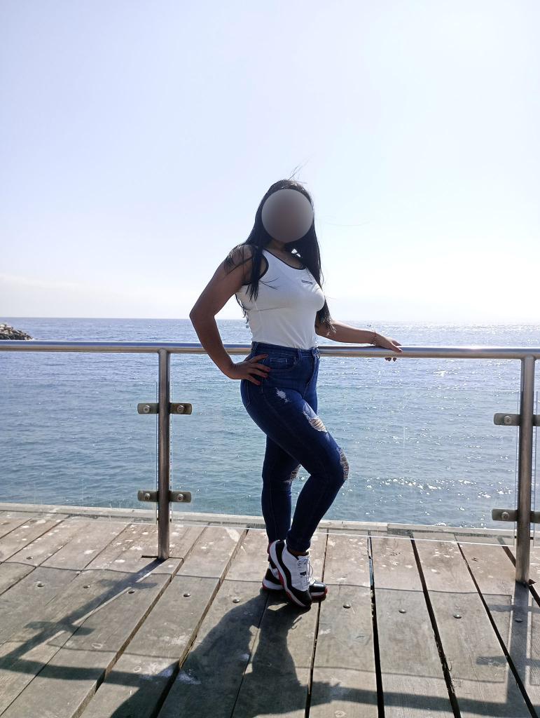 642703528: Chica busca chico en Gerona