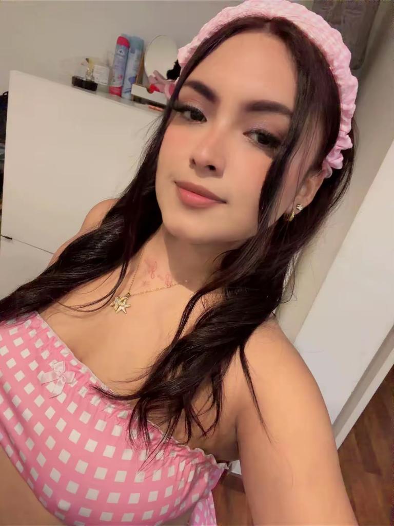672144982: Chica busca chico en Barcelona
