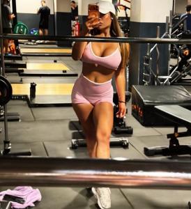 685720671: Chica busca chico en Sevilla