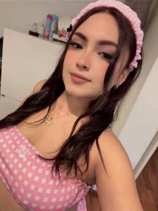 672144982: Chica busca chico en Barcelona