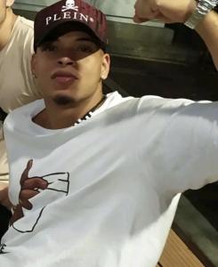 613805729: Chico busca chica en Barcelona