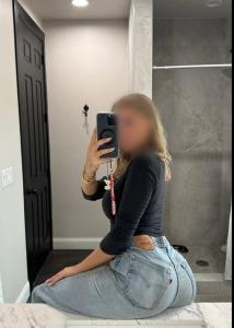 605873984: Chica busca chico en Murcia