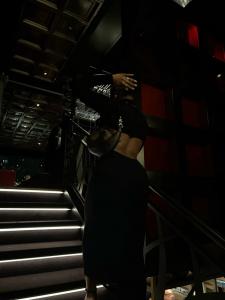 633691368: Chica busca chico en Sevilla