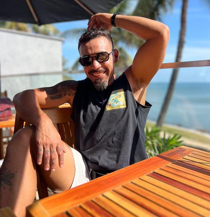 Chico busca chica en Granada: 