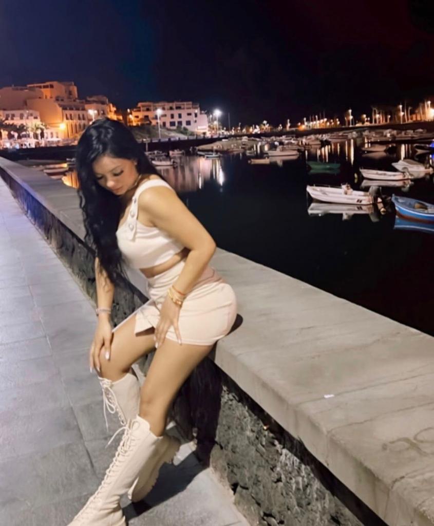 Chica busca chico en Tenerife: 