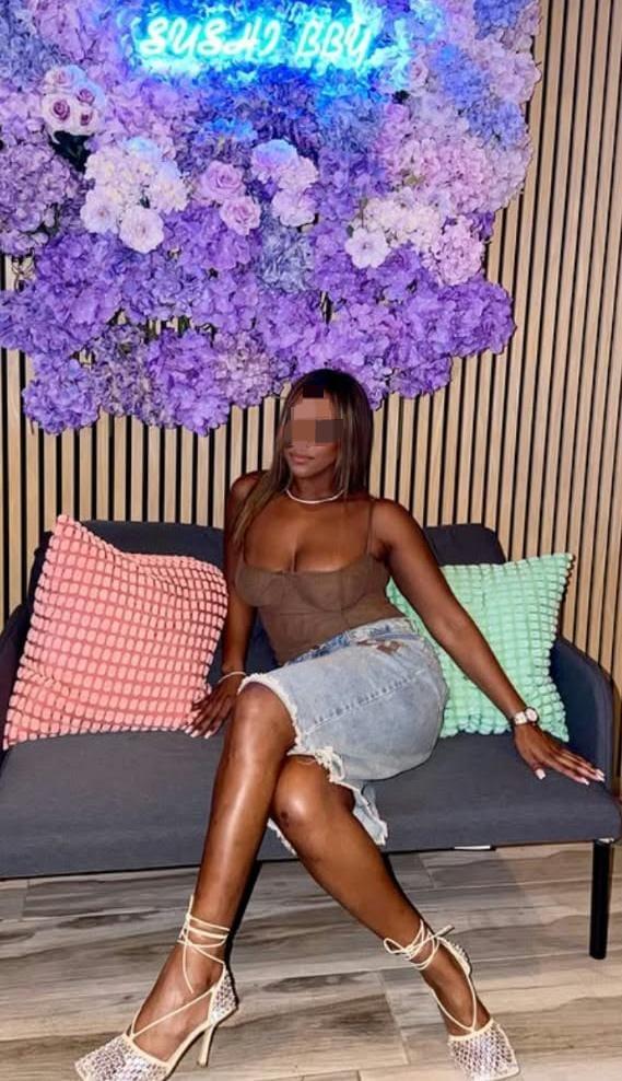 Chica busca chico en Sevilla: 
