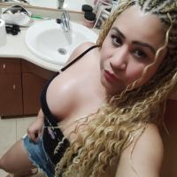 745089945: Chica busca chico en Gerona