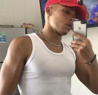 613805729: Chico busca chica en Barcelona