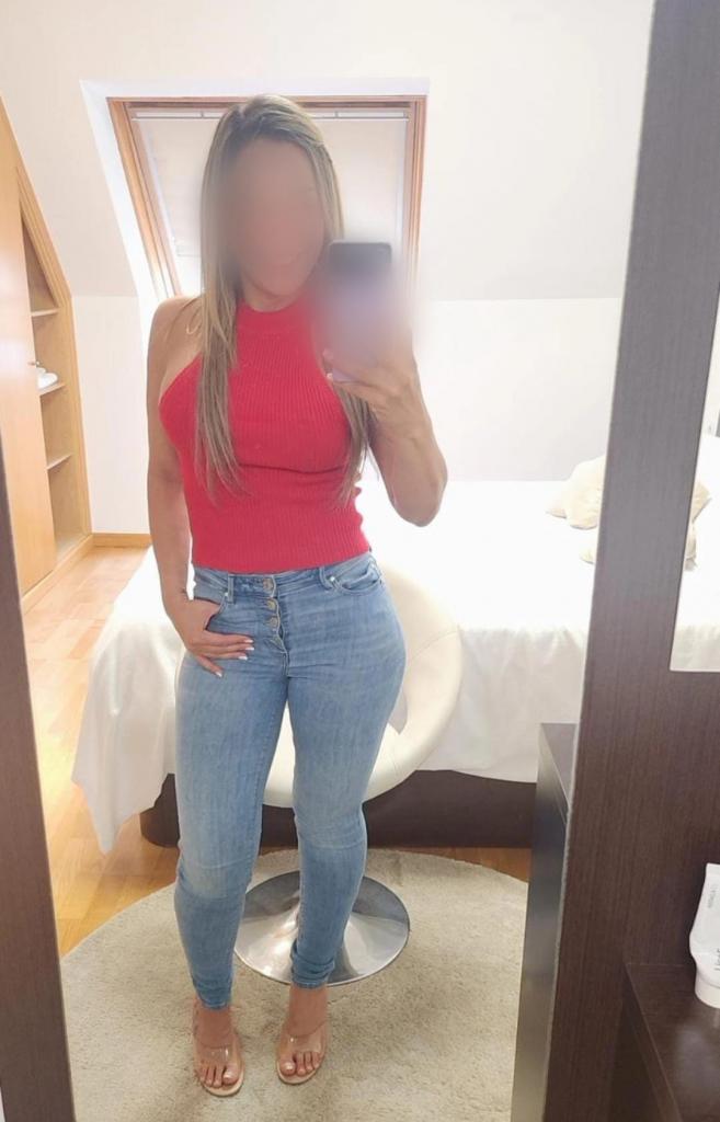 658052221: Chica busca chico en Pontevedra