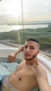 672488224: Chico busca chica en Granada