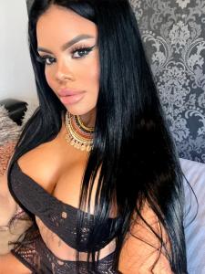 617560384: Chica busca chico en Málaga