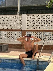 Chico busca chica en Sevilla: 