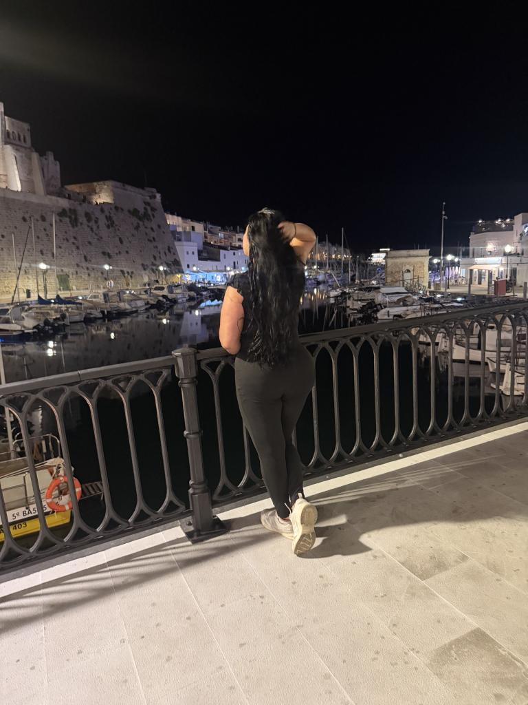 Chica busca chico en Menorca: 