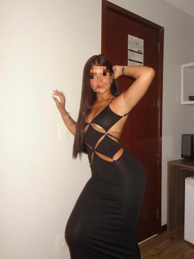 672828541: Chica busca chico en Madrid