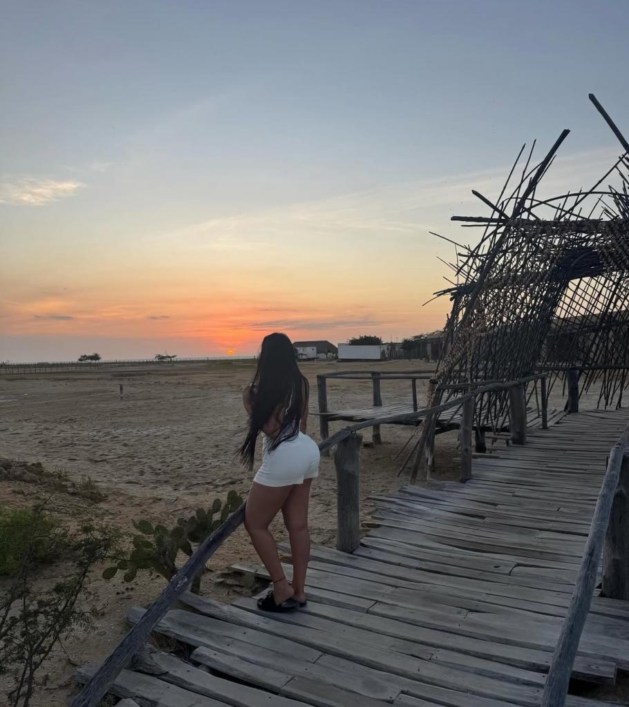 614437692: Chica busca chico en Murcia